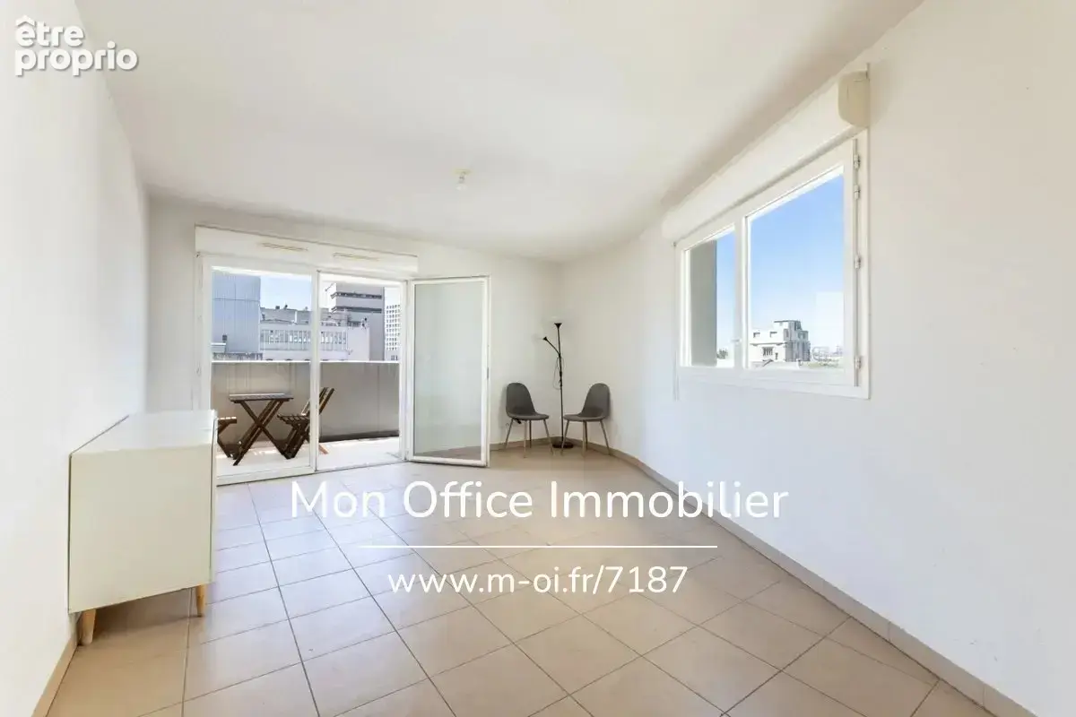 Référence : 7187-RVF - EXCLUSIVITE - Appartement T3 - Terrasse et Parking - photo 2