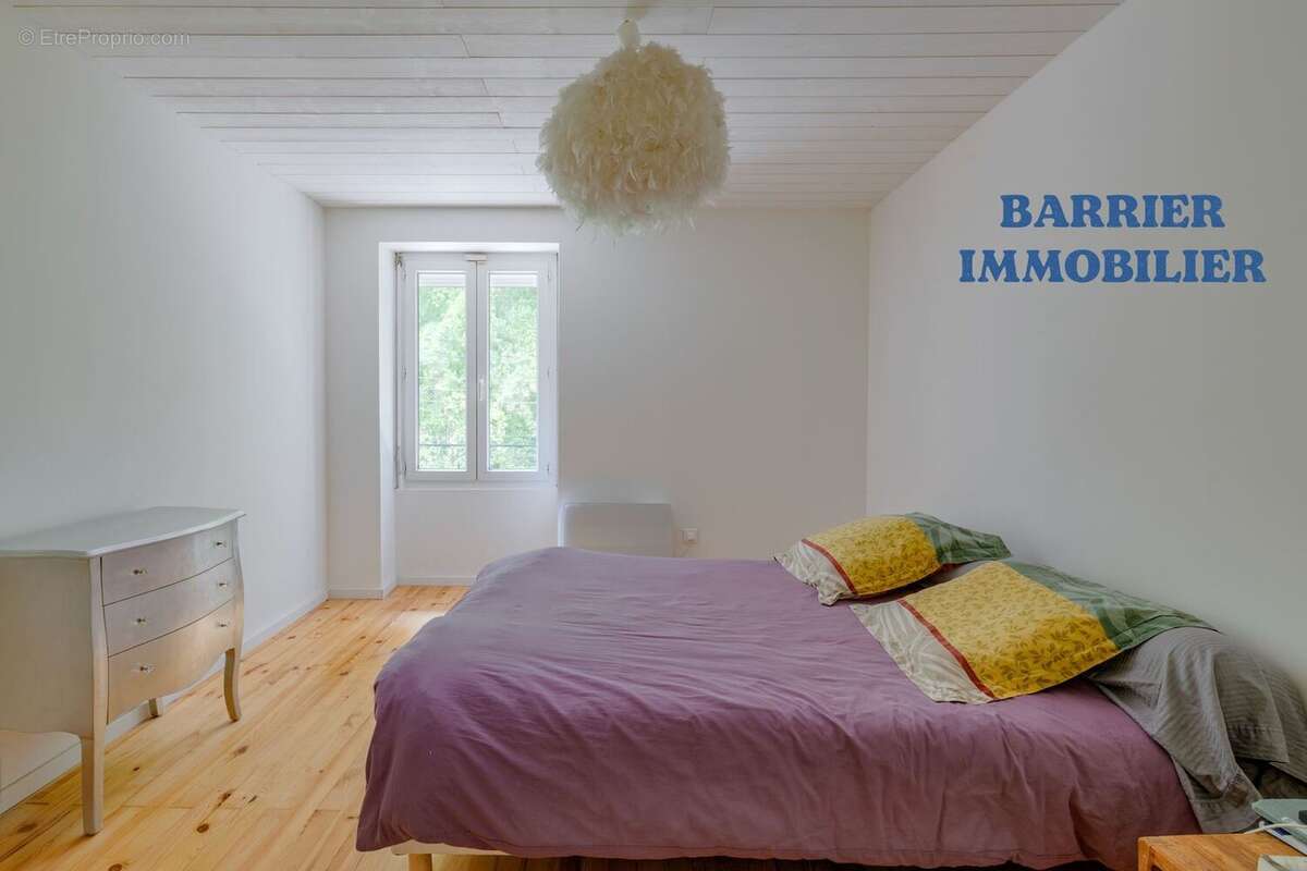 Maison à VAULX-MILIEU