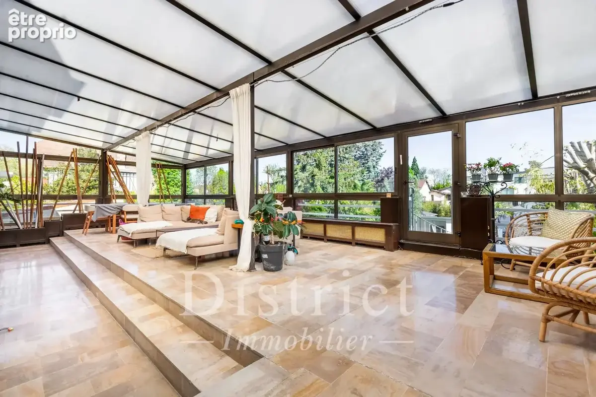 Belle propriété sur les bords de Marne. Maison de 432 m² sur 917 m² de terrain. - photo 8