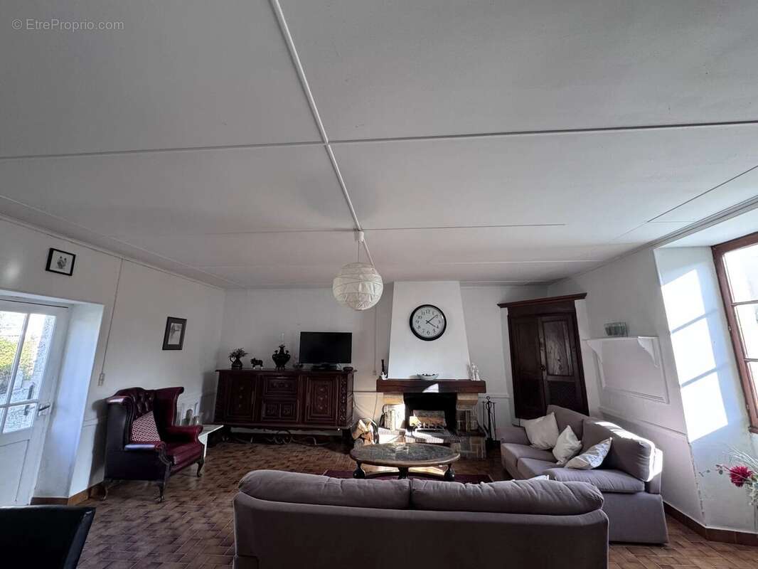 Maison à GENAC
