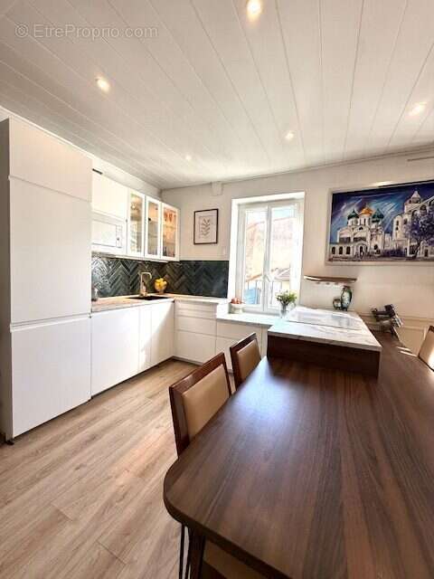 Appartement à CONTES