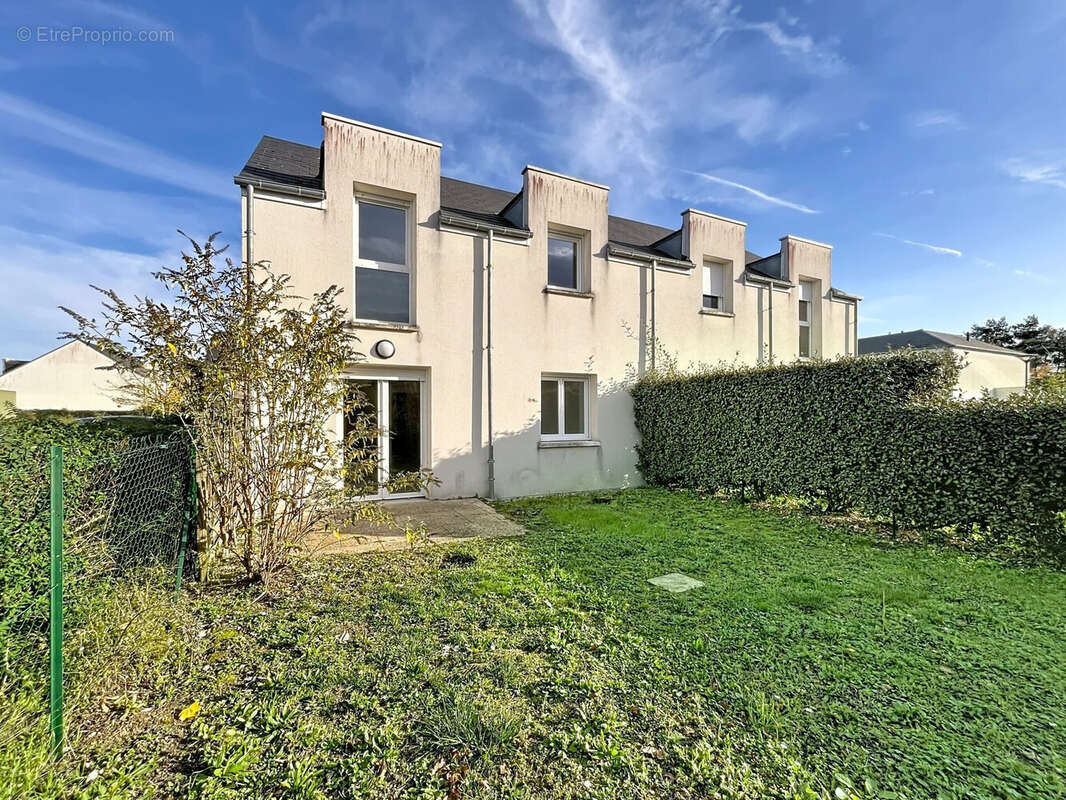 Maison à FLEURY-LES-AUBRAIS