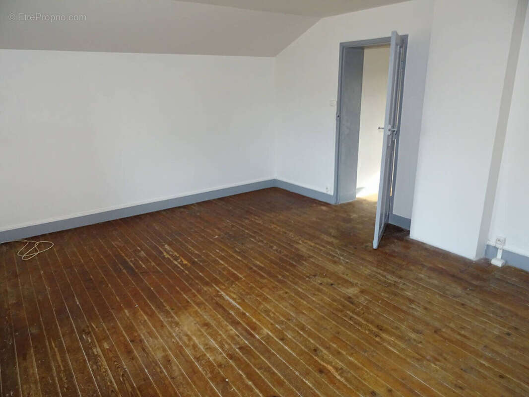 Maison à LAMOTHE-MONTRAVEL