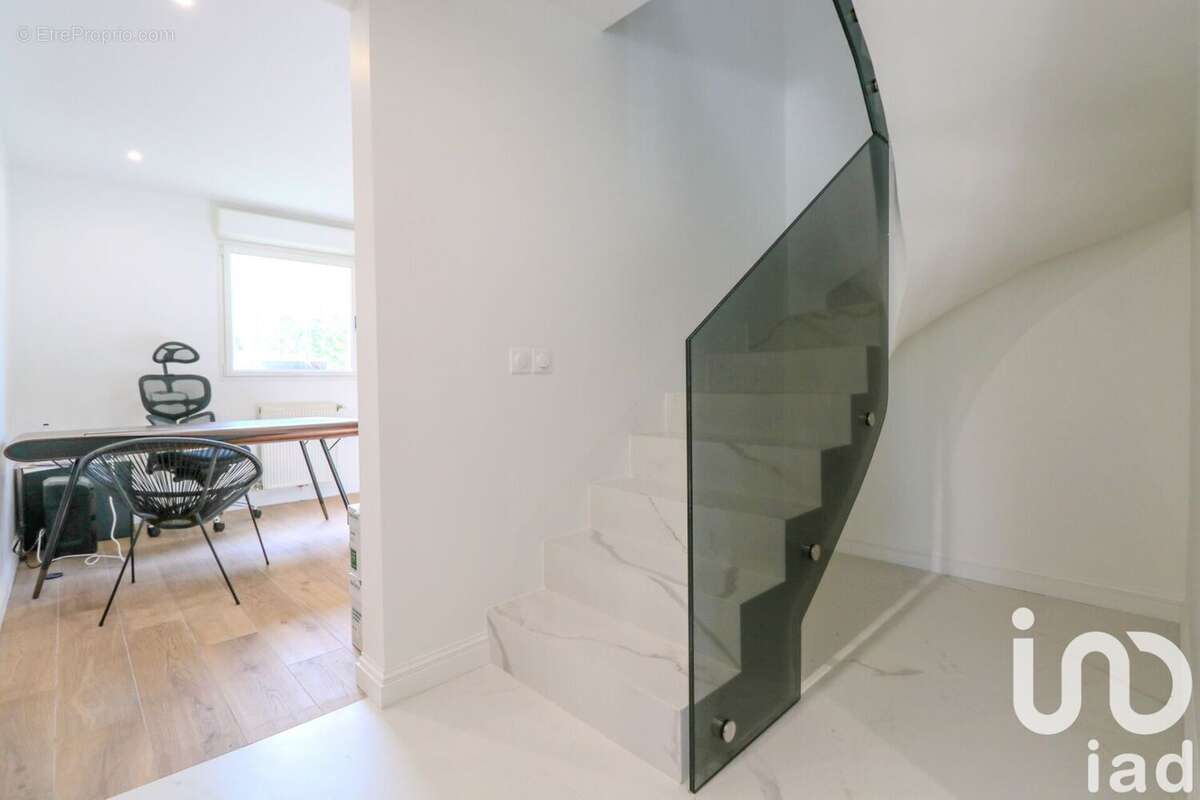 Photo 8 - Maison à BUSSY-SAINT-GEORGES