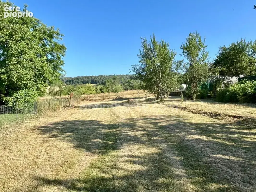 Maison familiale : 5 chambres, près de 80 m² de pièce de vie, une terrasse de 60 m² et un jardin de plus de 975 m² à Moulins-Sai - photo 17