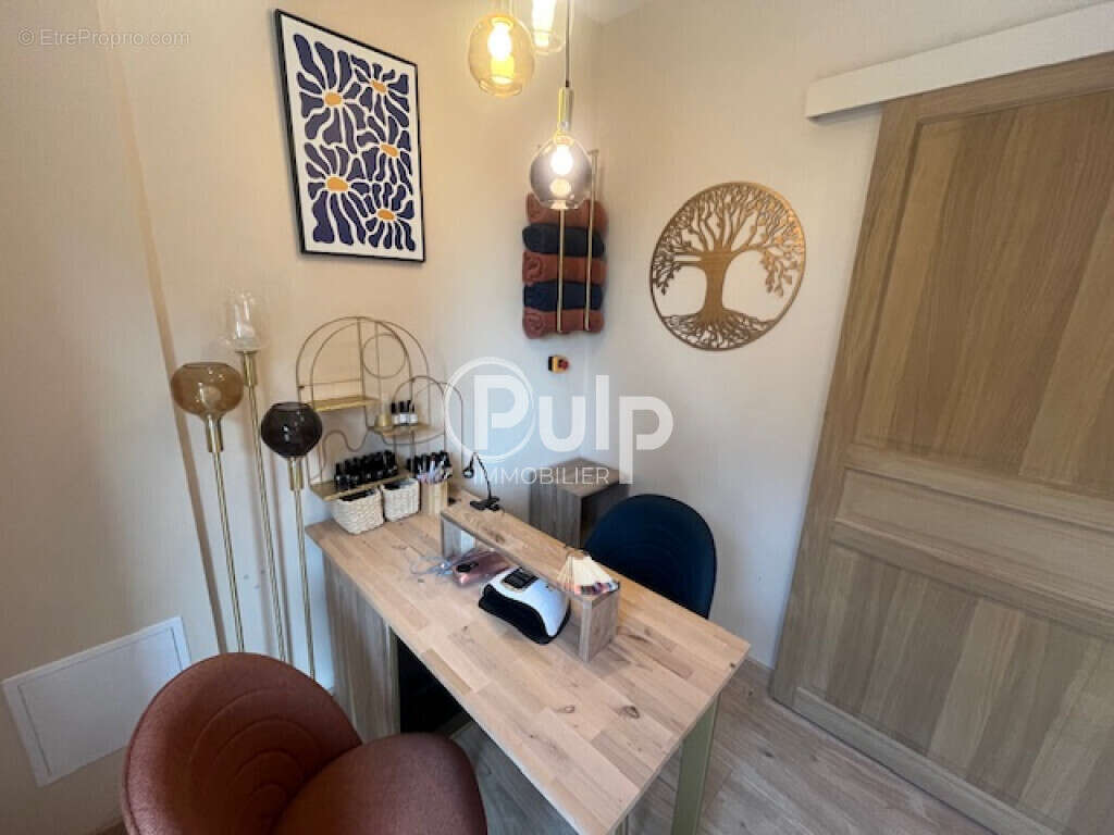 Commerce à FRESNES-LES-MONTAUBAN