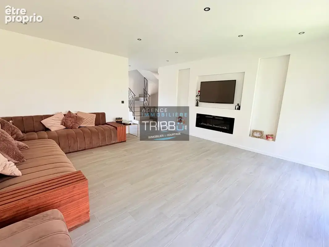 Thuir - villa contemporaine - 121m2 habitables, 4 pieces avec jardin, piscine et garage. - photo 4