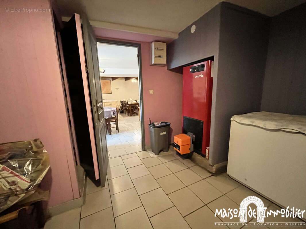 À Vendre à LOUZAC SAINT ANDRÉ - Spacieuse maison Charentaise - 210m2 - 6 pièces - photo 15