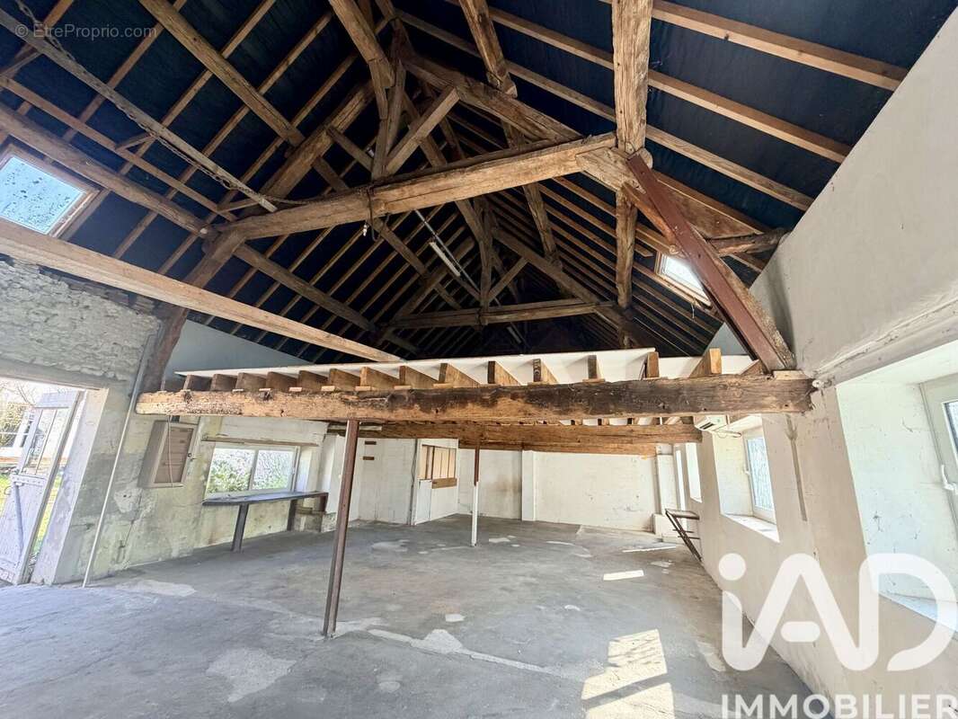 Photo 2 - Maison à CHEVILLY