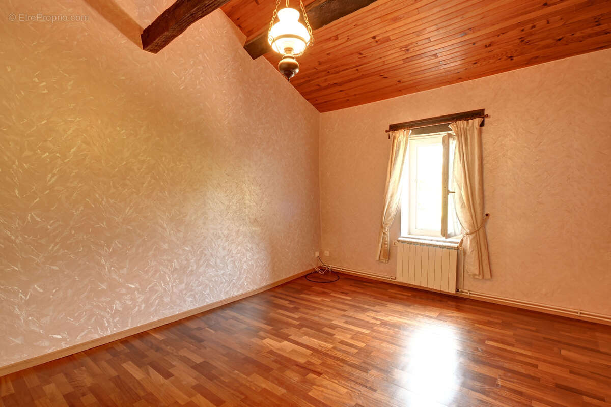 Maison à LAROQUE-TIMBAUT