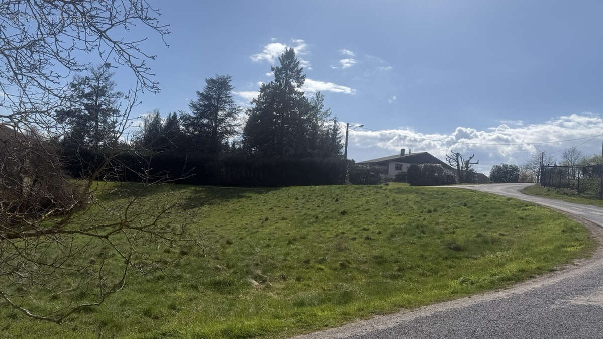 Terrain à NAYEMONT-LES-FOSSES