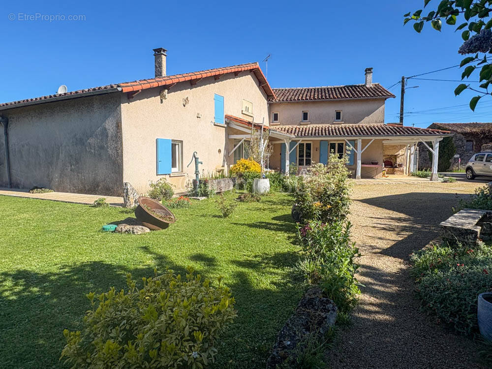 Maison à SAUZE-VAUSSAIS