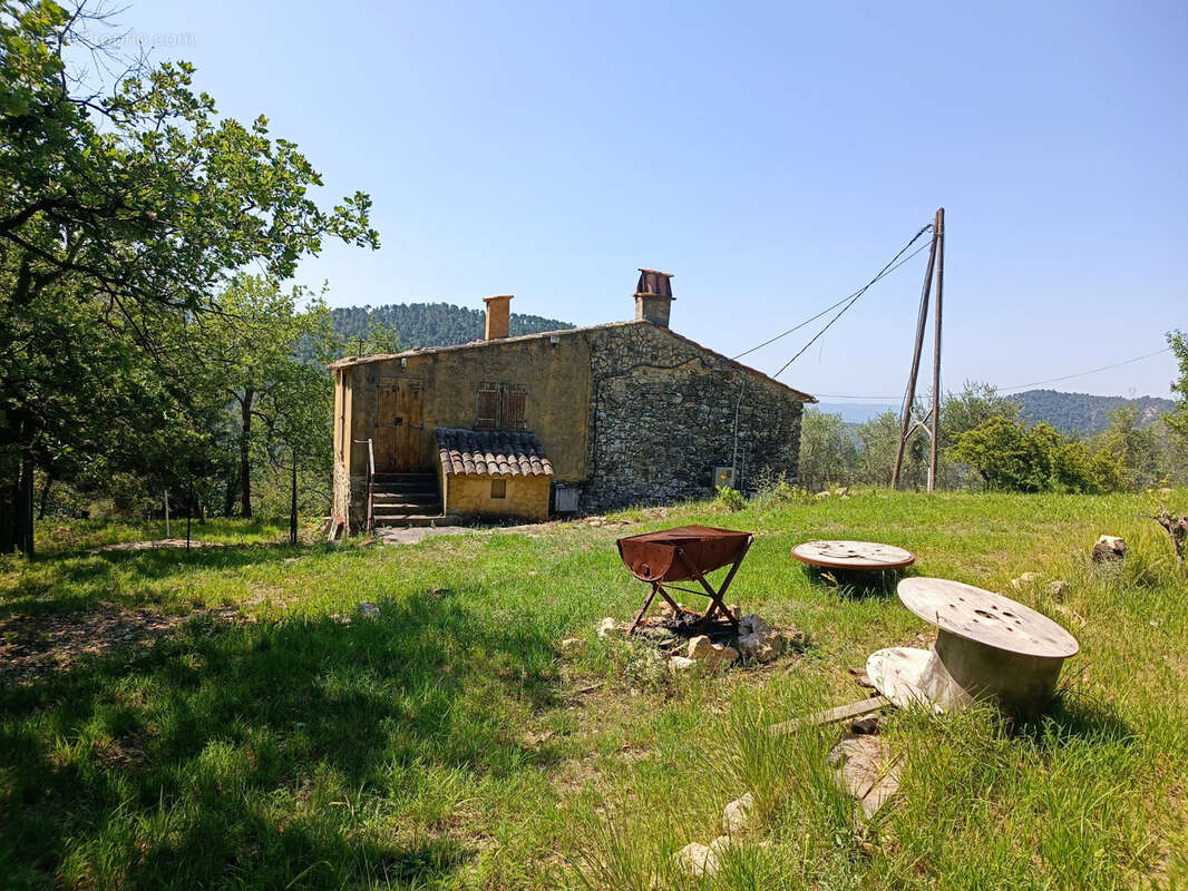 Terrain à L&#039;ESCARENE