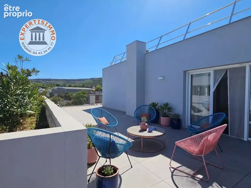 ROGNAC (13340) – Dernier étage avec terrasses panoramiques : T5 de 91 m² avec stationnements en sous-sol - photo 3