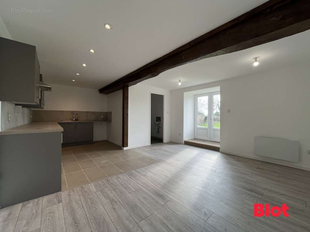 Maison à ERCE-EN-LAMEE