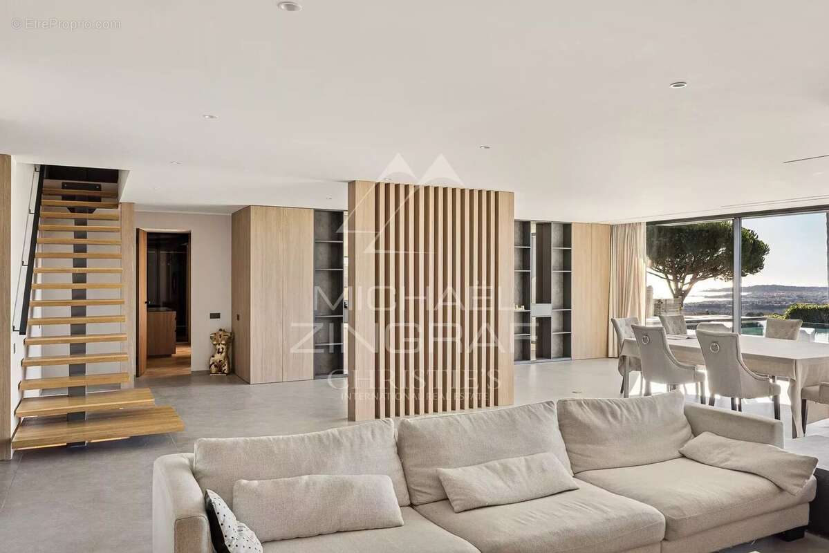 Maison à VILLENEUVE-LOUBET