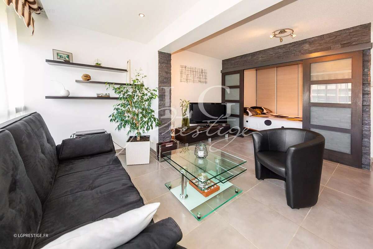 Appartement à MANDELIEU-LA-NAPOULE