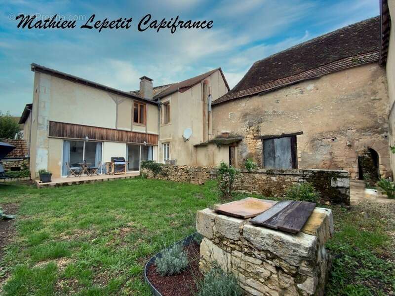 Dpt Dordogne (24), à vendre proche de SAVIGNAC LES EGLISES maison P7  138 M² sur terrain 460 M² - photo 9