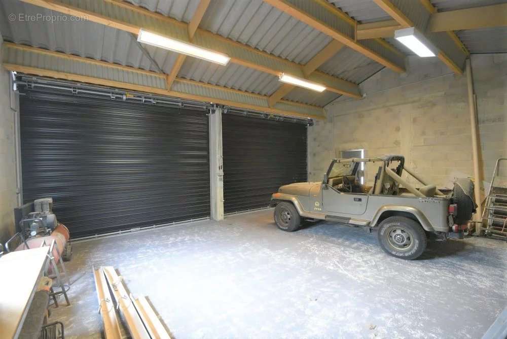 Commerce à MONTAUROUX