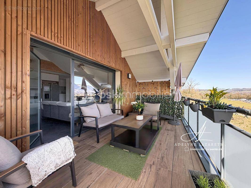 Appartement à POISY