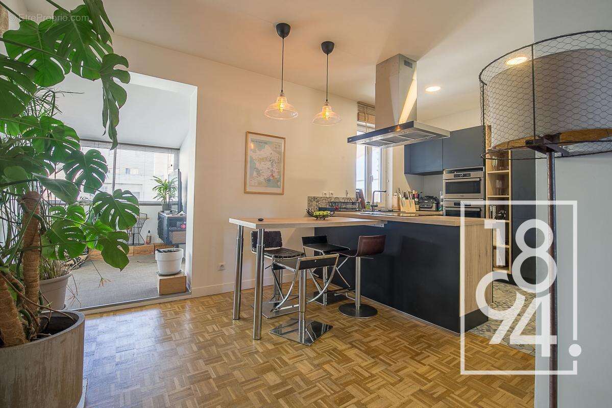 Appartement à MARSEILLE-4E