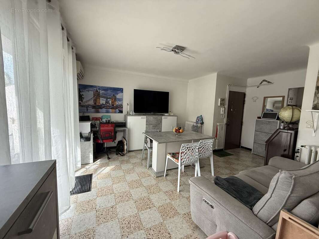 Appartement 60 m² à Marignane  - photo 6
