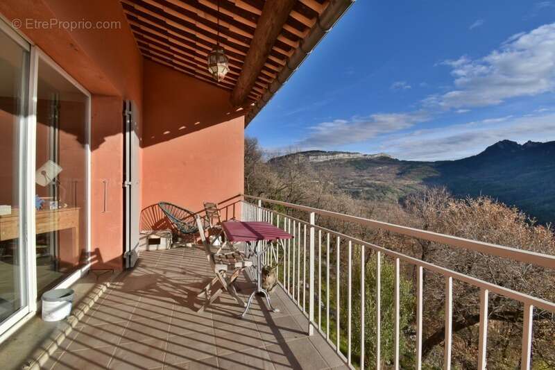 Maison à ENTREPIERRES