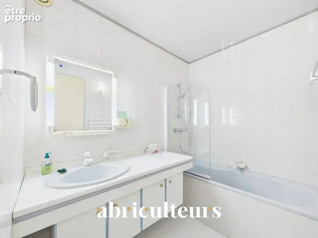 belle propriété au calme avec piscine et un vaste terrain en vente à Orvault (44700) - photo 10
