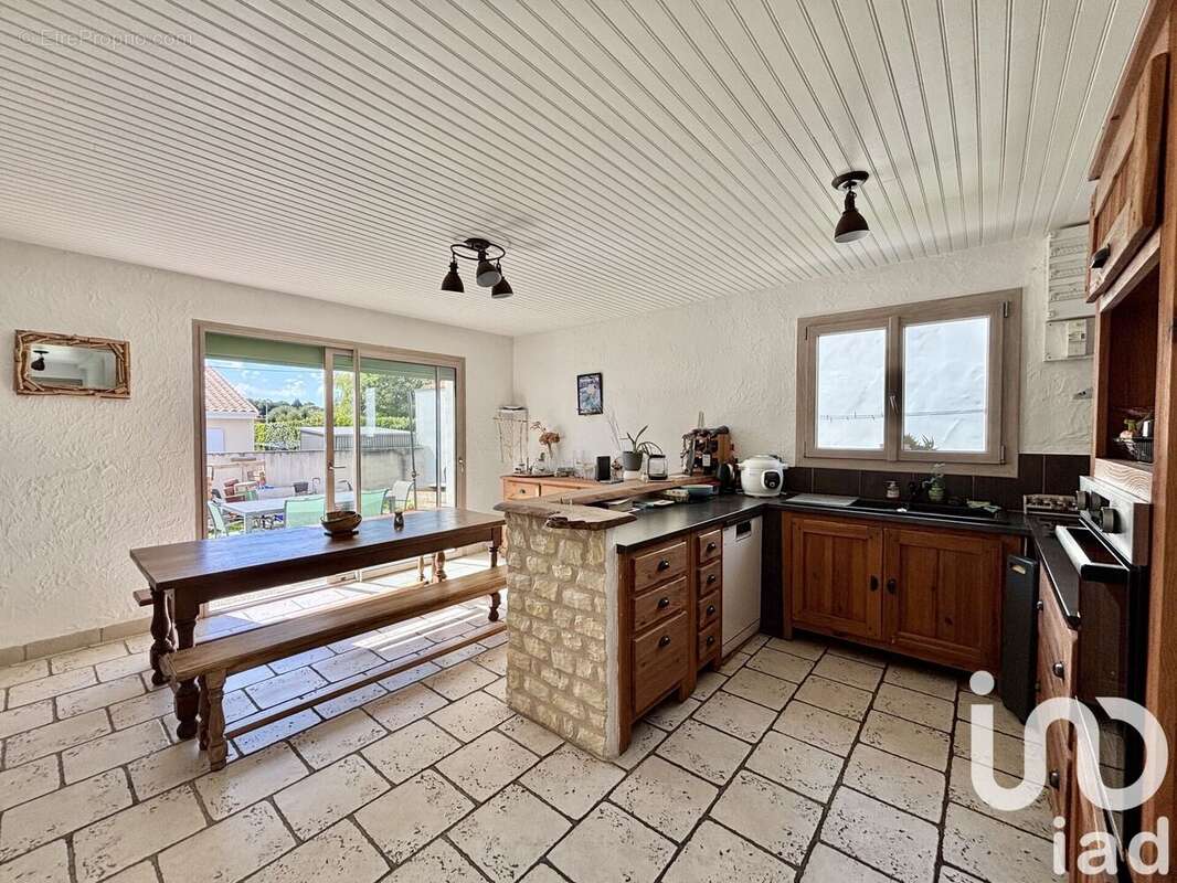 Photo 6 - Maison à CHAILLEVETTE