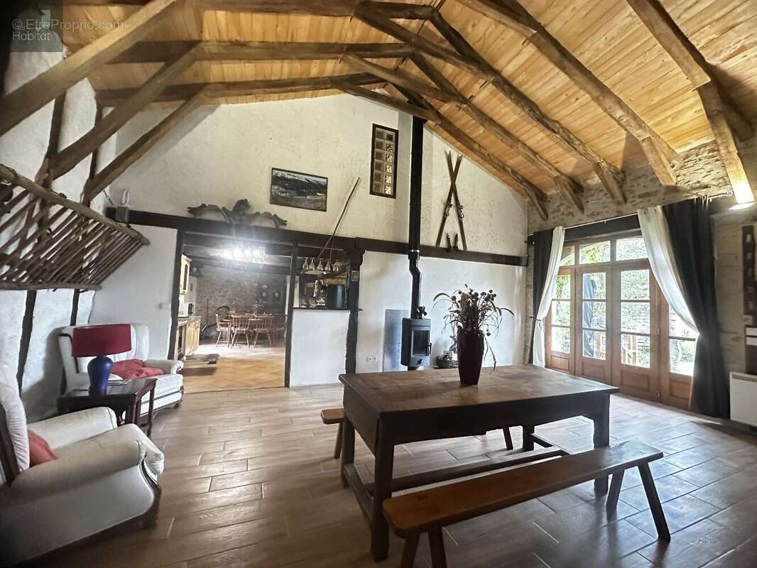 Maison à SAINT-CIRGUES