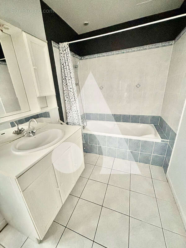 Maison à LA VARENNE