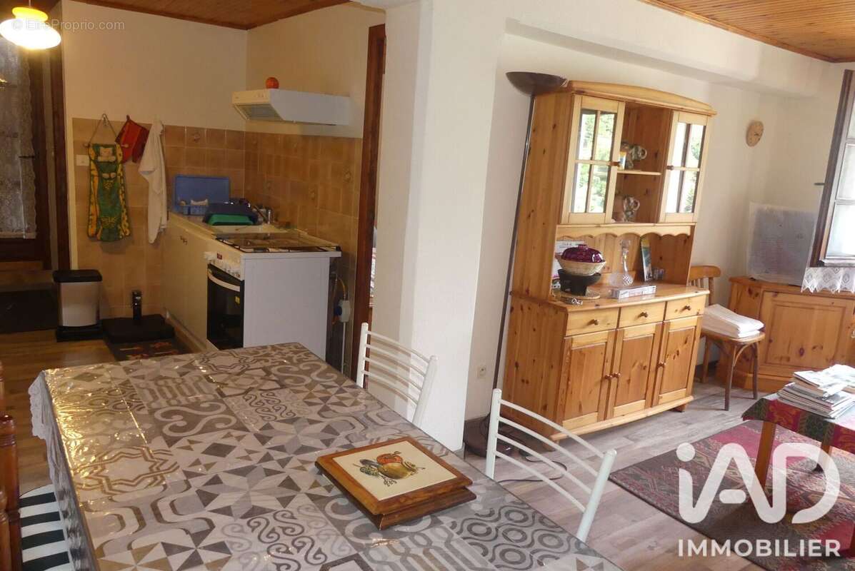 Maison 96 m² à Burzet  - photo 9
