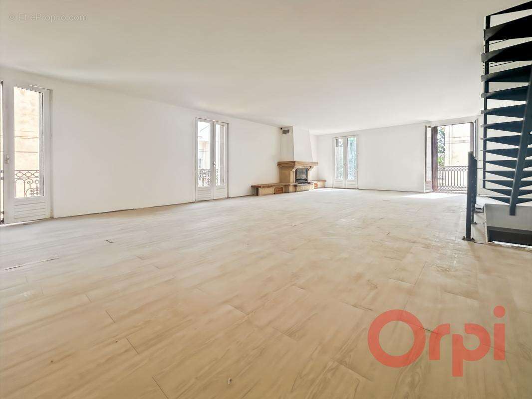 Maison de ville avec garage : laissez libre cours à vos envies ! - photo 2