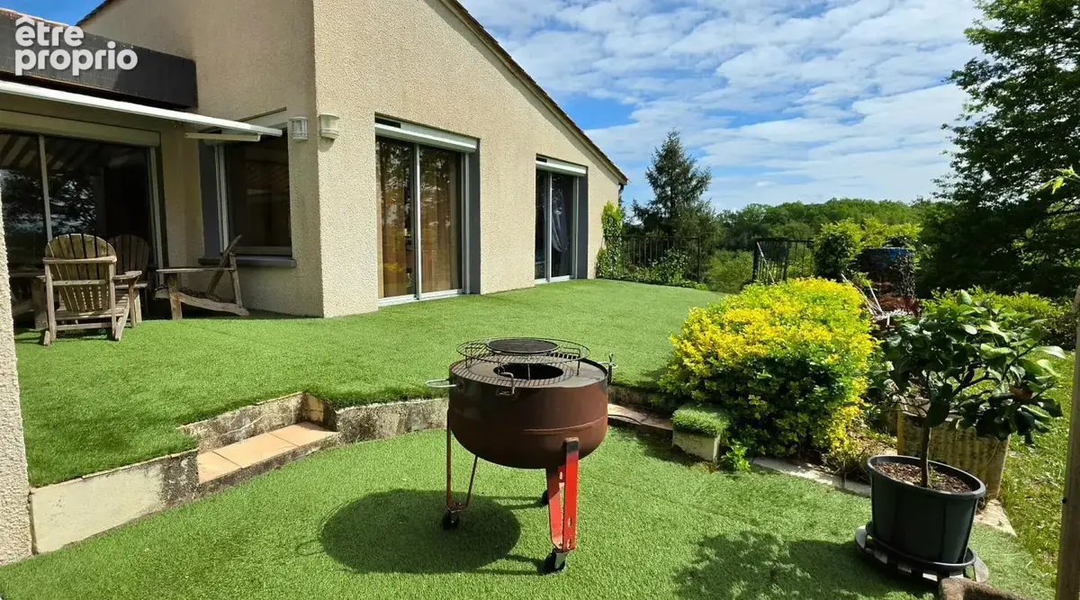 Maison avec sous sol parc et piscine - photo 13