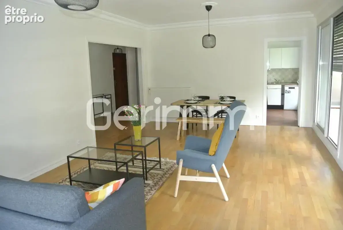 Vente - Appartement - 2 pièces + cuisine - 79 m² - 265 000 € - - photo 3