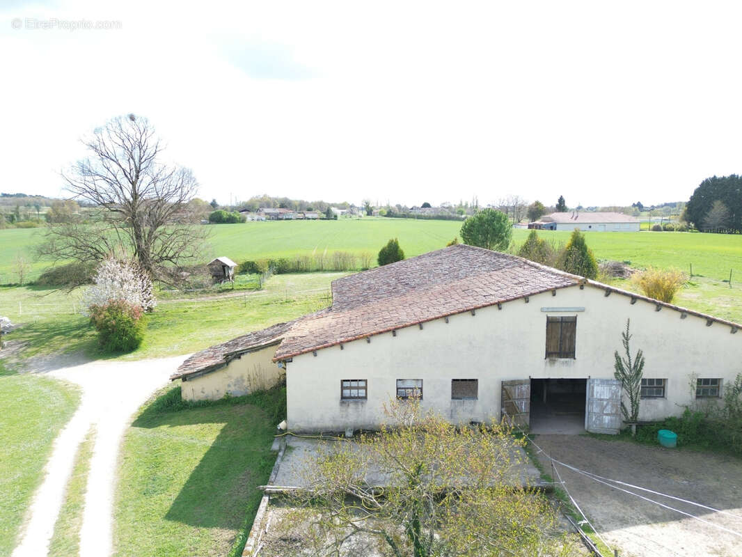 Maison à BAIGNES-SAINTE-RADEGONDE