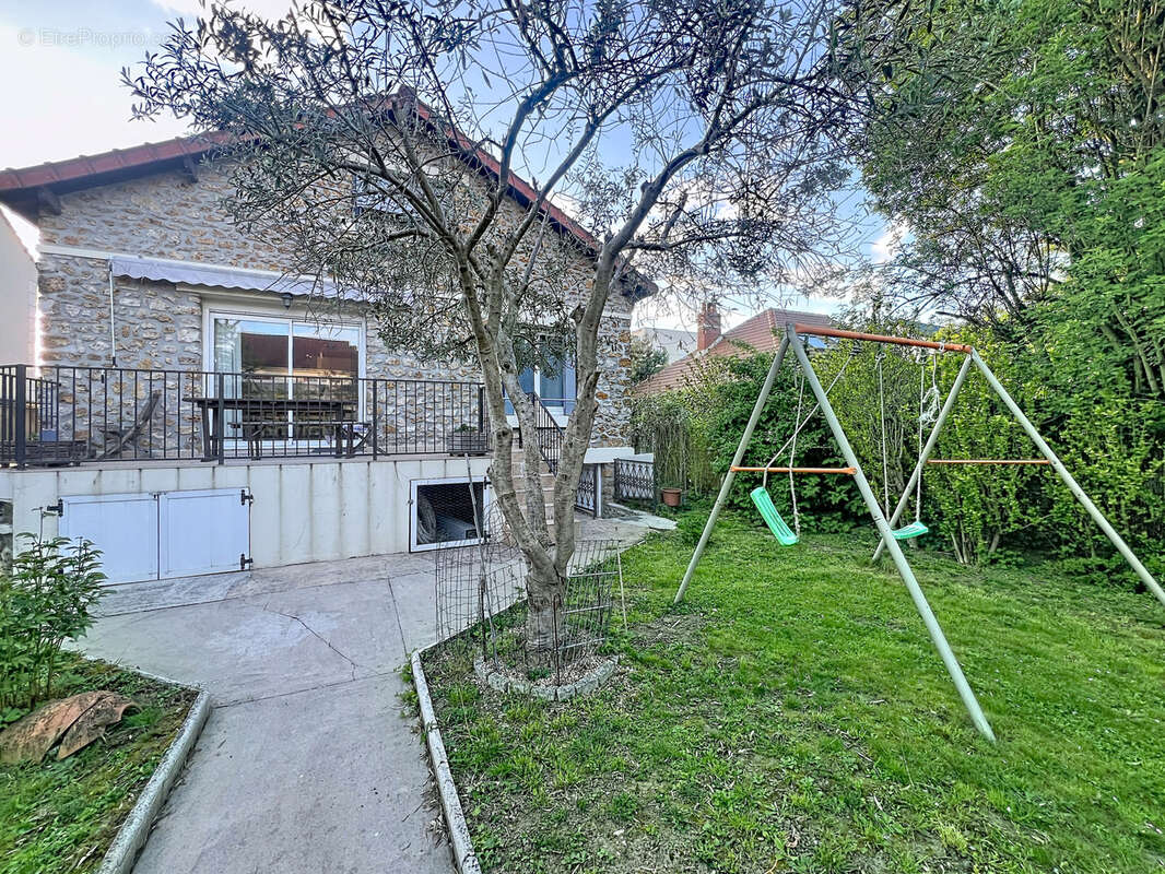 Maison à PARAY-VIEILLE-POSTE