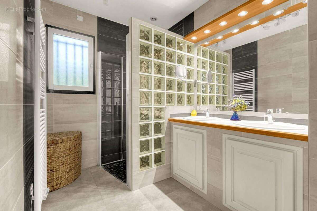 Maison à DREMIL-LAFAGE