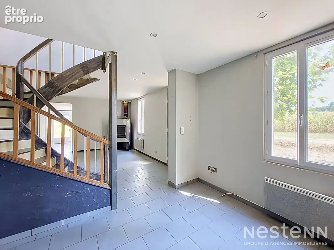À vendre Maison de 128 m² avec terrain de 1 966m² et garage à Sainte-Maure-de-Peyriac - photo 3