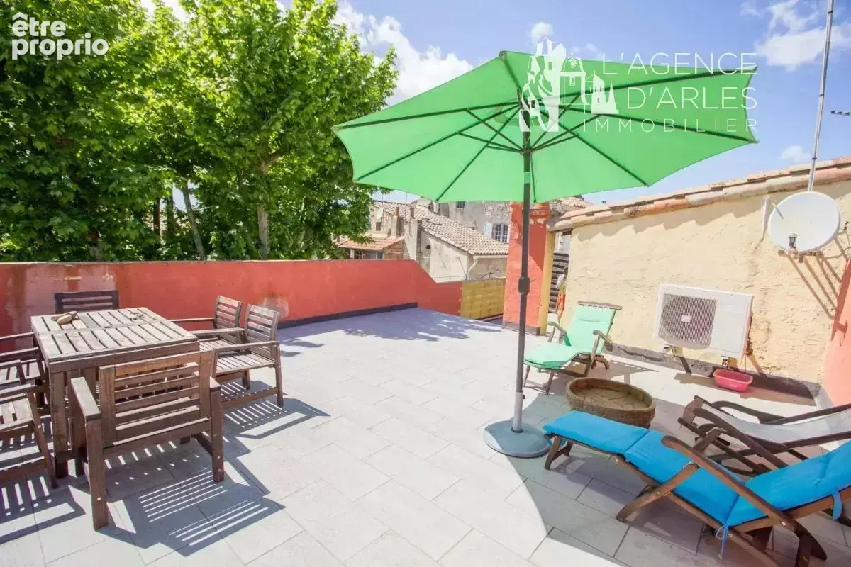 Arles La Roquette - Maison de caractère avec terrasse - photo 2