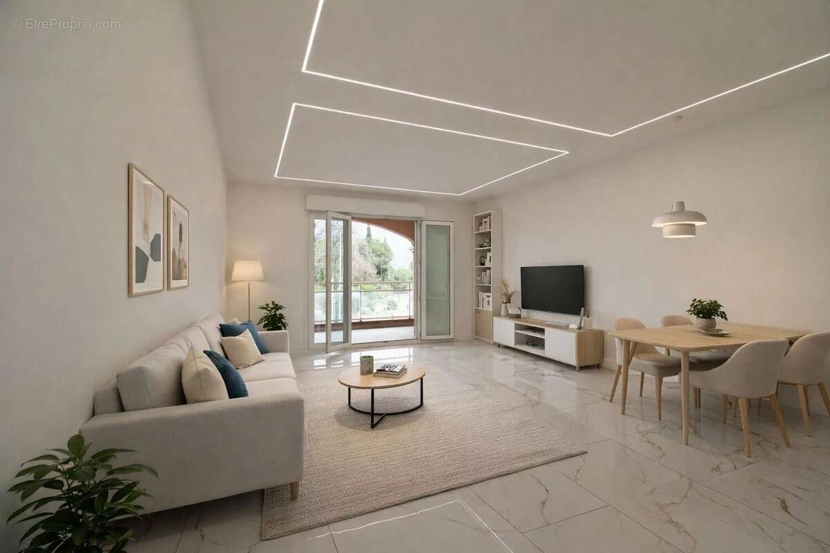 Appartement à CARROS