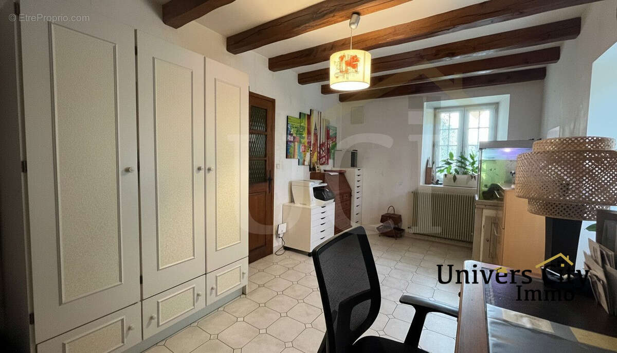 Maison à MIRE