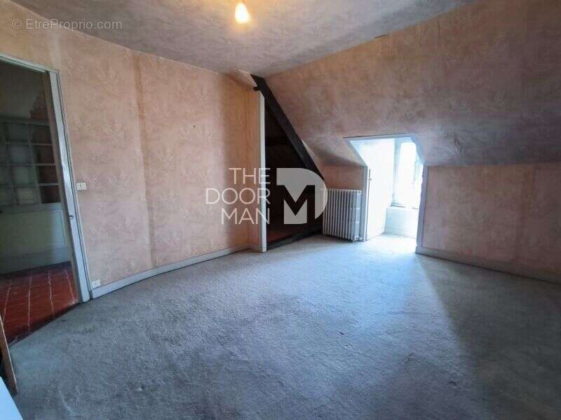 Appartement à VILLAINES-LA-JUHEL