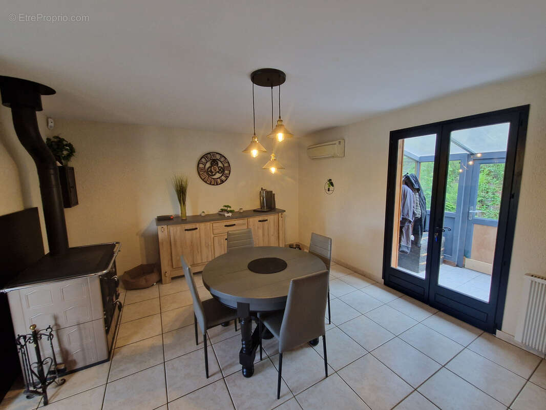 Maison à CONFLANDEY