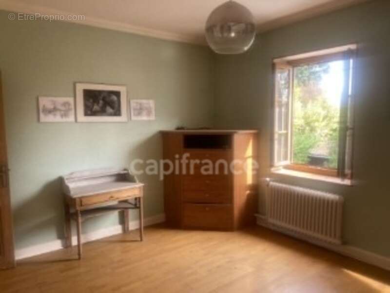 Maison à GREZIEU-LA-VARENNE