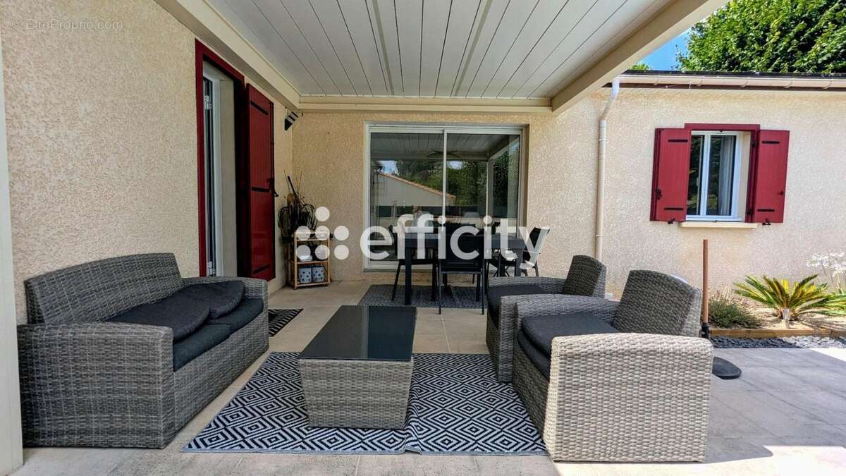 Maison à SAINT-YRIEIX-SUR-CHARENTE