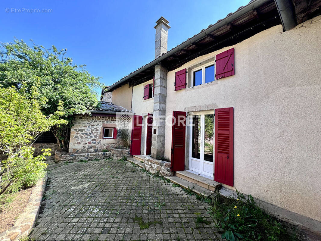 Maison à LA CHAPELLE-DE-GUINCHAY