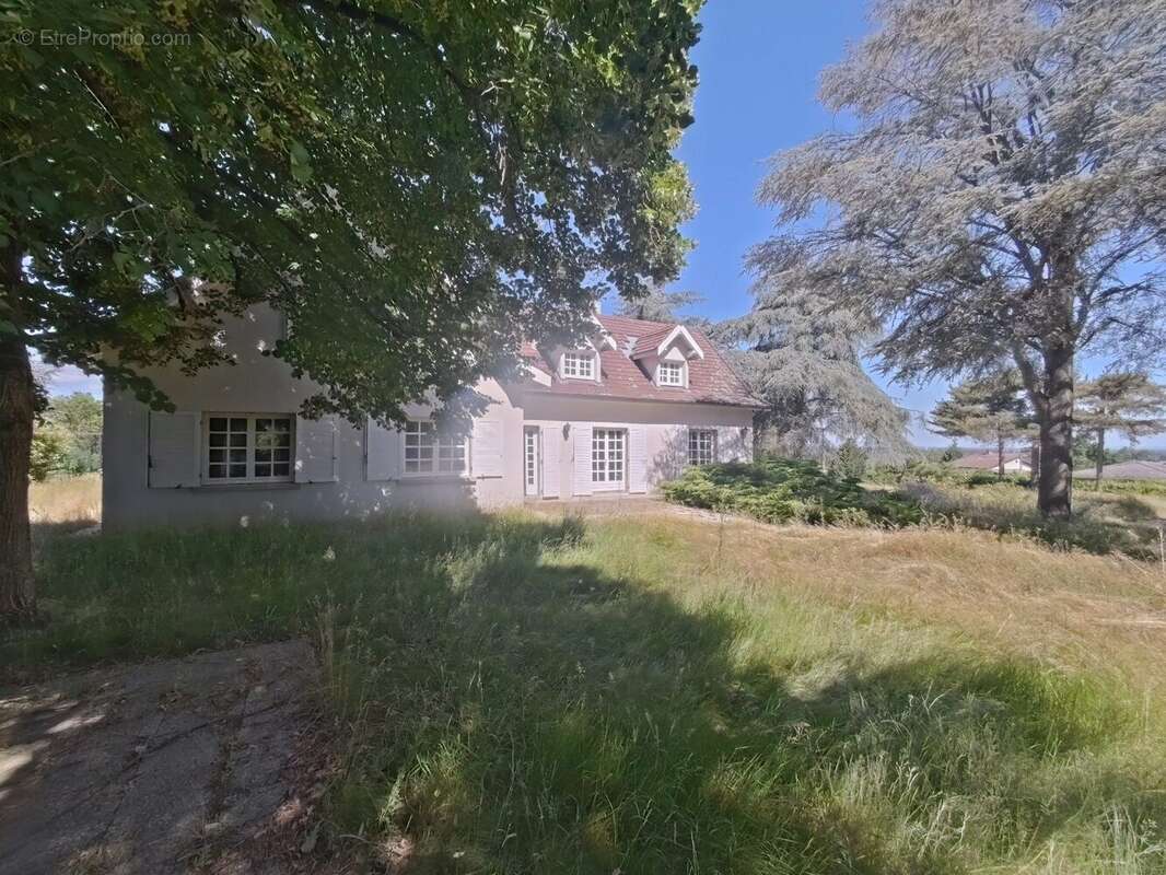 Maison à SAINT-JUST-SAINT-RAMBERT