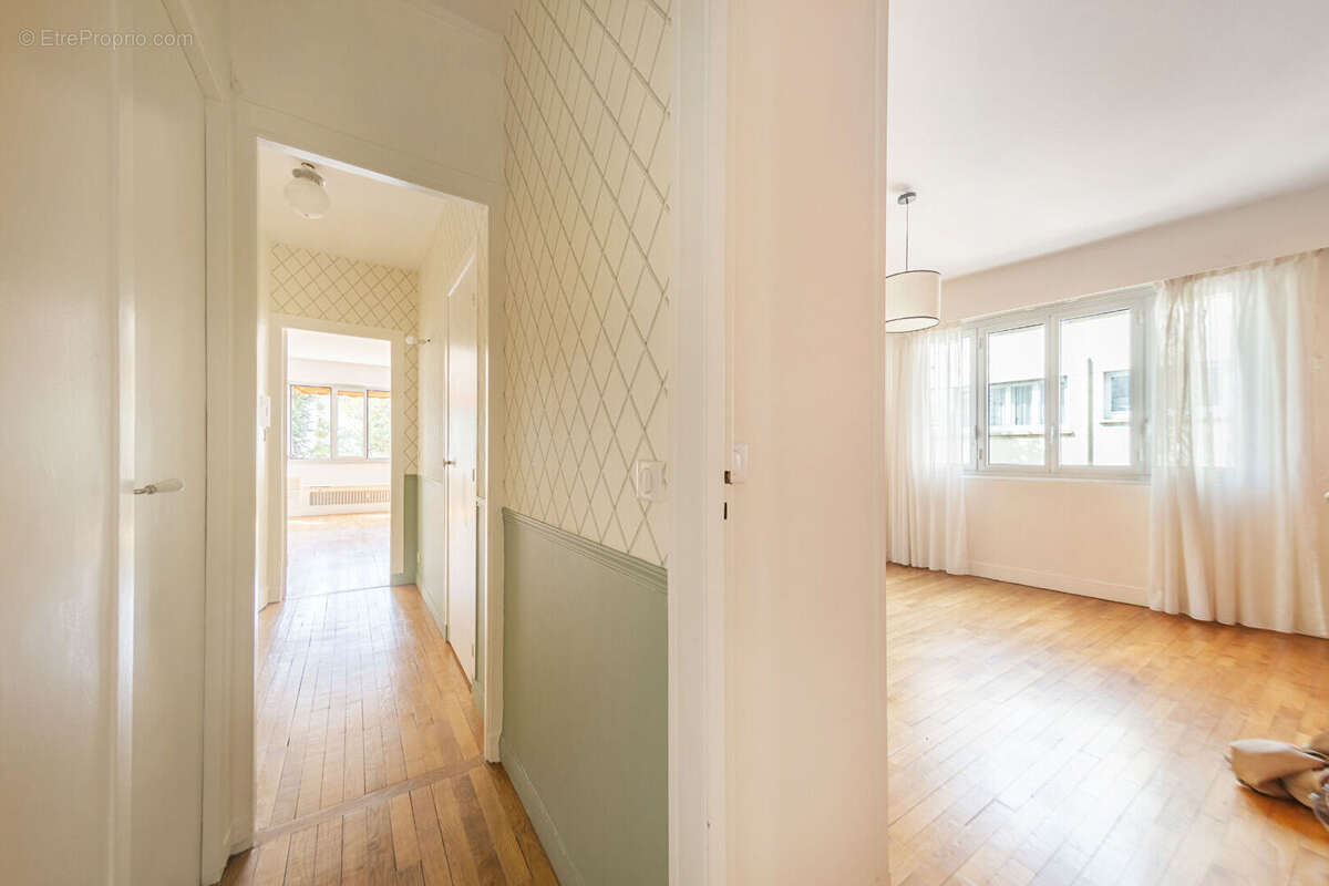 Appartement à NEUILLY-SUR-SEINE