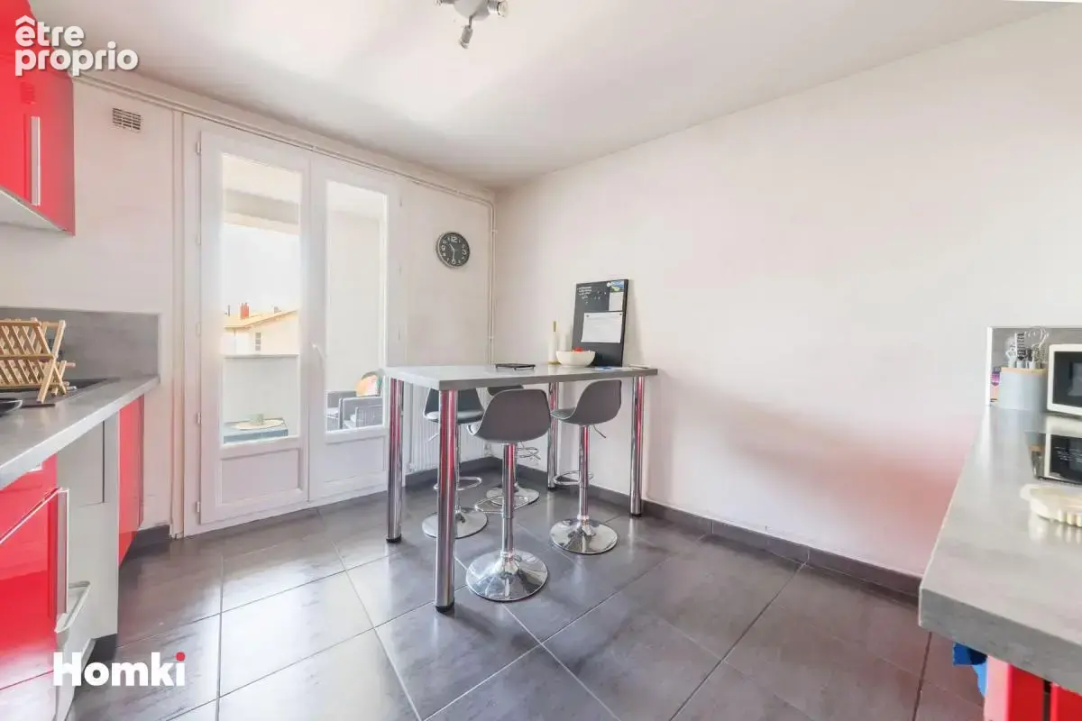 À vendre – T2 de 59 m² avec garage, cave et balcon-loggia – Clermont-Ferrand, quartier Anatole France - photo 2